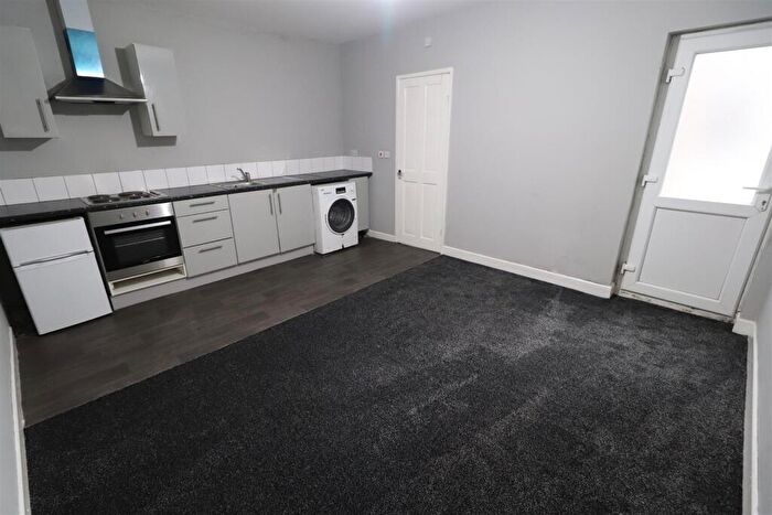 Studio To Rent In Foleshill Road, Coventry, CV6