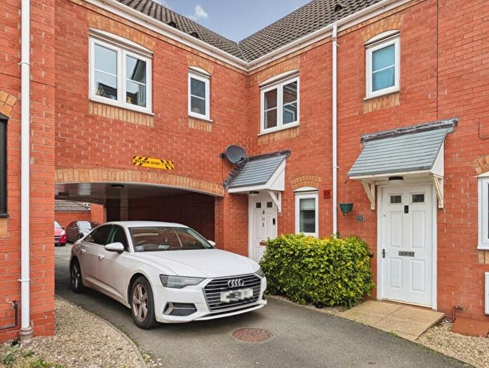 2 Bedroom Apartment To Rent In Sannders Crescent, Tipton, DY4