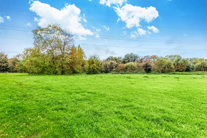 3 Bedroom Terraced House For Sale In Gale Close, Mitcham, CR4