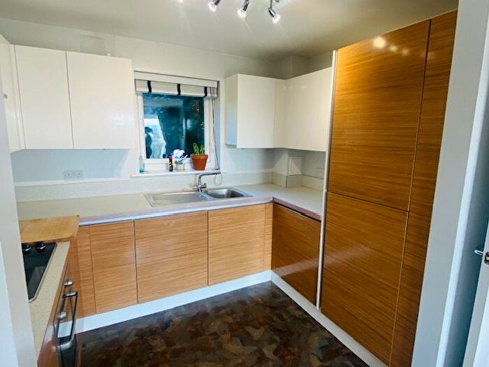 2 Bedroom Flat To Rent In Ward View, Chatham, ME5