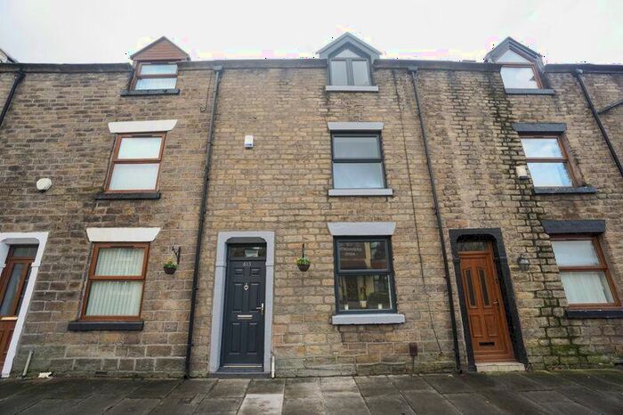 4 Bedroom Terraced House To Rent In Halliwell Road, Smithills, BL1