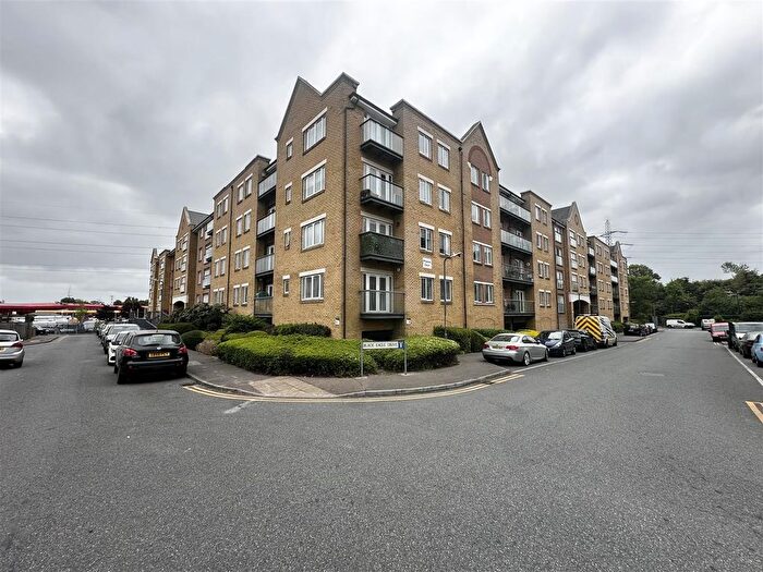 2 Bedroom Flat To Rent In Black Eagle Drive, Northfleet, Gravesend, DA11