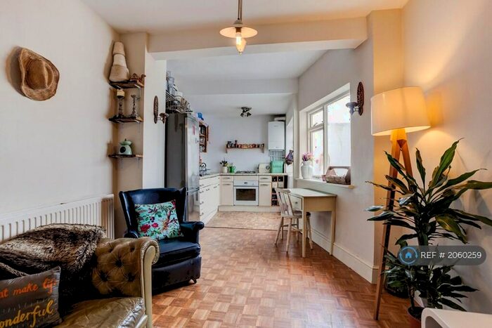 2 Bedroom Flat To Rent In Clifton Place, Brighton, BN1