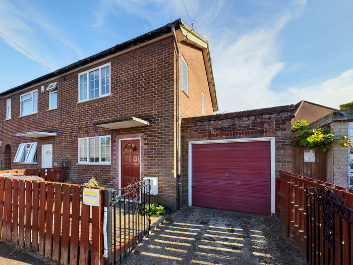 2 Bedroom Terraced House To Rent In Ford Street, High Wycombe, HP11
