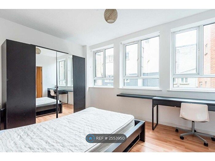 2 Bedroom Flat To Rent In St. Giles Court, Bristol, BS1