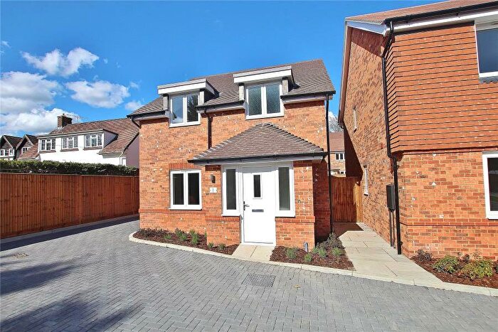 3 Bedroom Detached House To Rent In West End, GU24