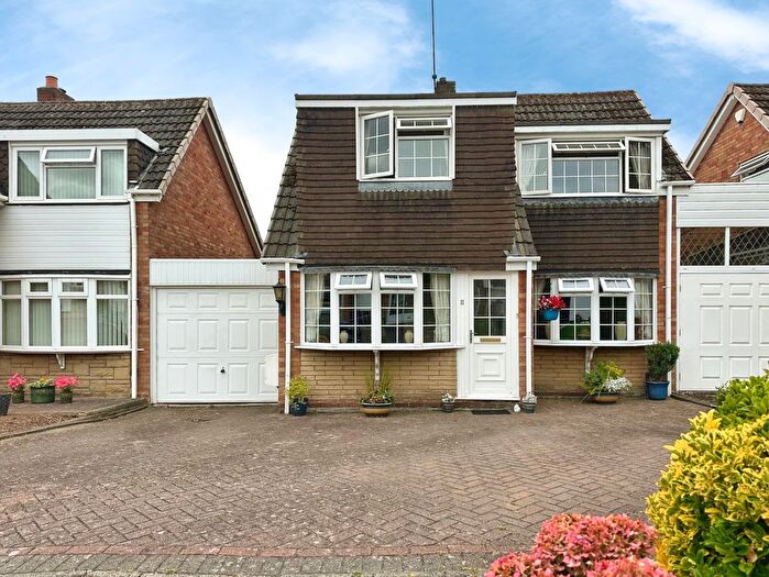 3 Bedroom Link Detached House For Sale In Whitley Close, Compton, Wolverhampton, WV6