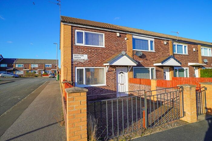2 Bedroom End Of Terrace House To Rent In Brayton Green, Swarcliffe, Leeds, LS14
