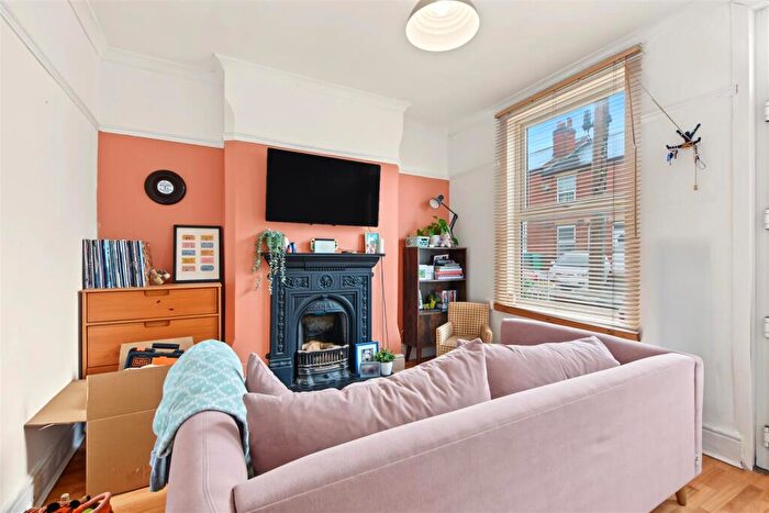 2 Bedroom End Of Terrace House For Sale In Ena Avenue, Nottingham, NG2