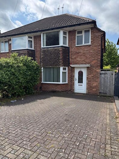 3 Bedroom Semi-Detached House To Rent In Wichnor Road, Solihull, B92