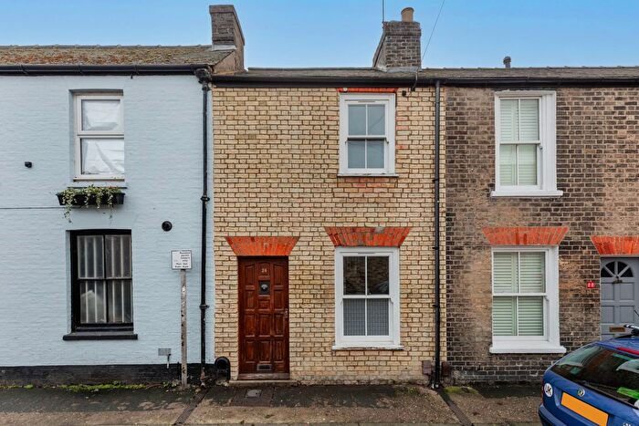 2 Bedroom Terraced House For Sale In Cross Street, Cambridge, CB1