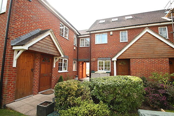3 Bedroom Terraced House For Sale In Vale Farm Road, Woking, GU21