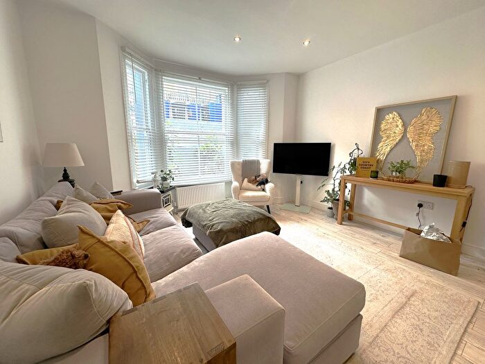 2 Bedroom Flat To Rent In Sevington Street, Warwick Avenue, London, W9