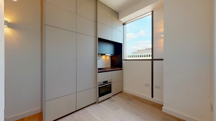 Studio To Rent In George Street, Luton, LU1