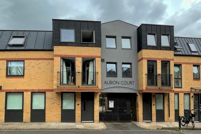 1 Bedroom Flat To Rent In Albion Court, Hammersmith, London, W6