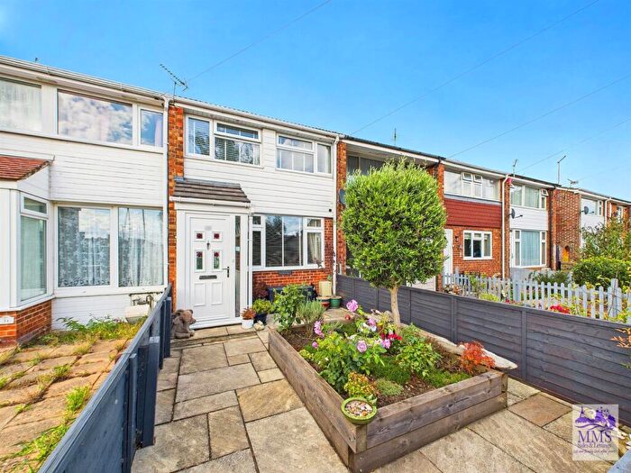 2 Bedroom Terraced House For Sale In Green Lane, Isle Of Grain, ME3