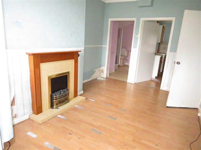 2 Bedroom End Of Terrace House For Sale In Tong Road, Wortley, Leeds, LS12
