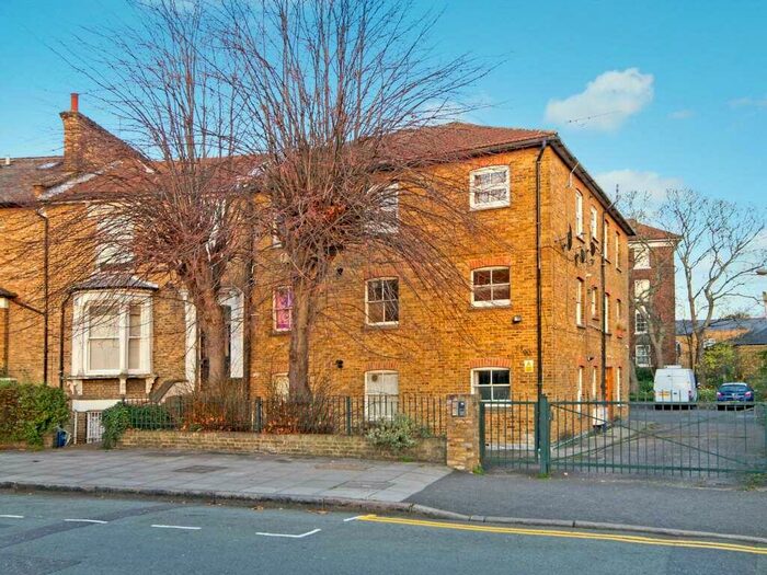 Studio To Rent In Cecilia Road, E8