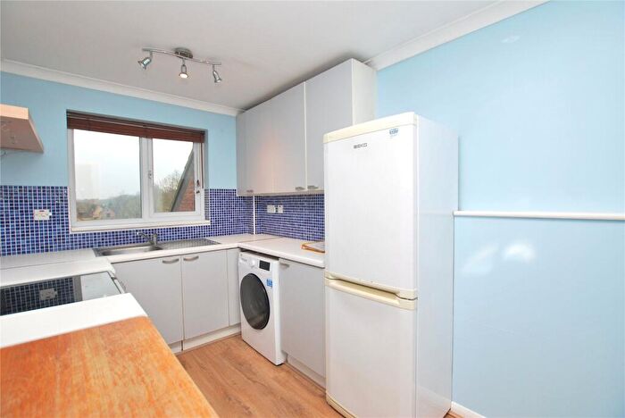 1 Bedroom Penthouse To Rent In Dairymans Walk, Guildford, Surrey, GU4