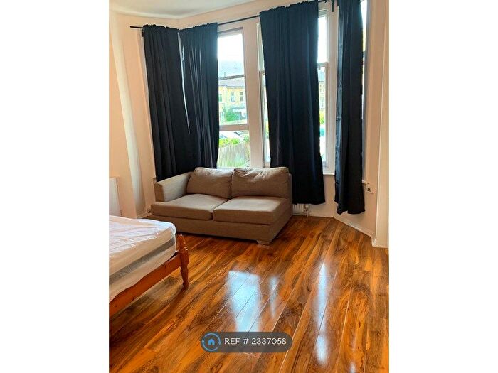 3 Bedroom Flat To Rent In Adelaide Avenue, Brockley, New Cross, Lewisham, Peckham, Nunhead, SE4