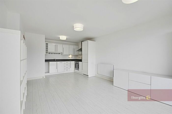 1 Bedroom Flat To Rent In Laval House, Great West Quarter, Brentford, TW8