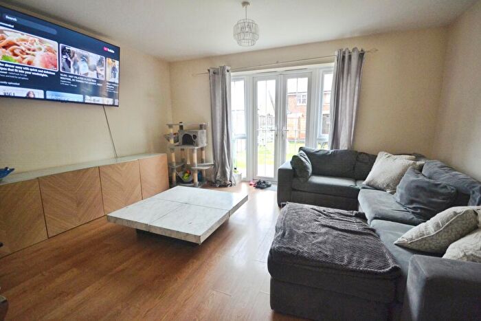 2 Bedroom End Of Terrace House For Sale In Beeches Way, Faygate, RH12