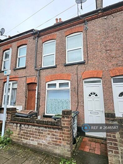 3 Bedroom Terraced House To Rent In Reginald Street, Luton, LU2