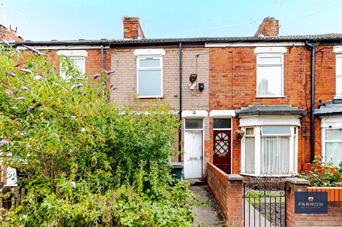 2 Bedroom Terraced House For Sale In Barnsley Street, Hull, HU8