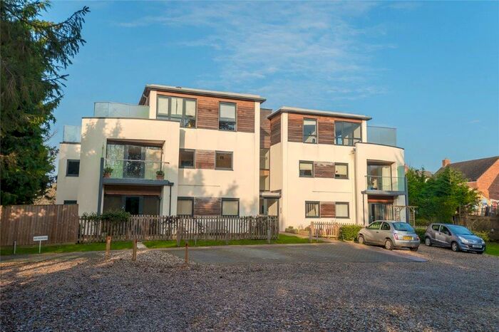 2 Bedroom Apartment To Rent In New Leys Court, Witney, OX29