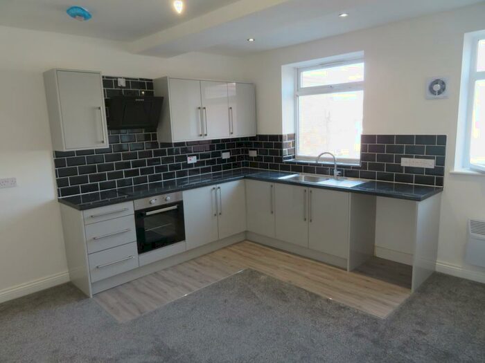 2 Bedroom Apartment To Rent In Hunter Lane, Rochdale, OL16