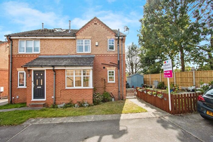 1 Bedroom Cluster House For Sale In Merlin Close, Morley, Leeds, LS27