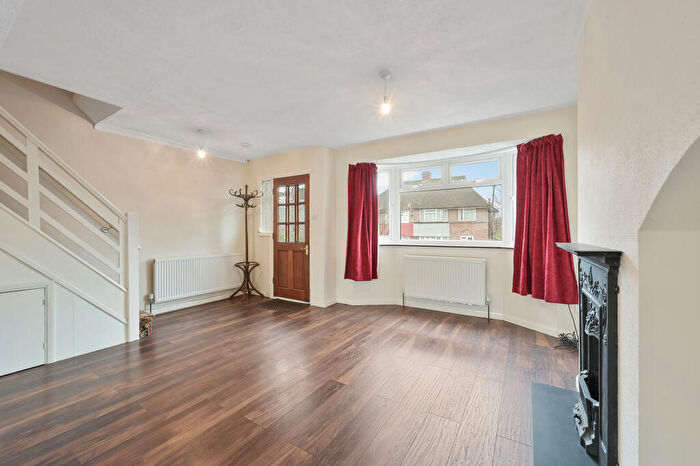 3 Bedroom House To Rent In Lynmouth Avenue, SM4