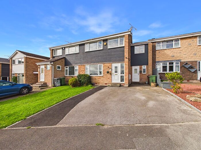 4 Bedroom Semi Detached House For Sale In Belton Close, Dronfield Woodhouse, Dronfield, Derbyshire, S18
