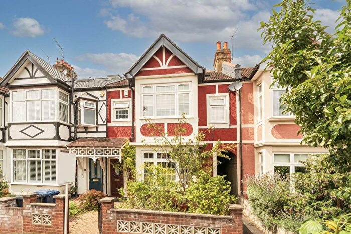 5 Bedroom Property To Rent In Dudley Gardens, London, W13