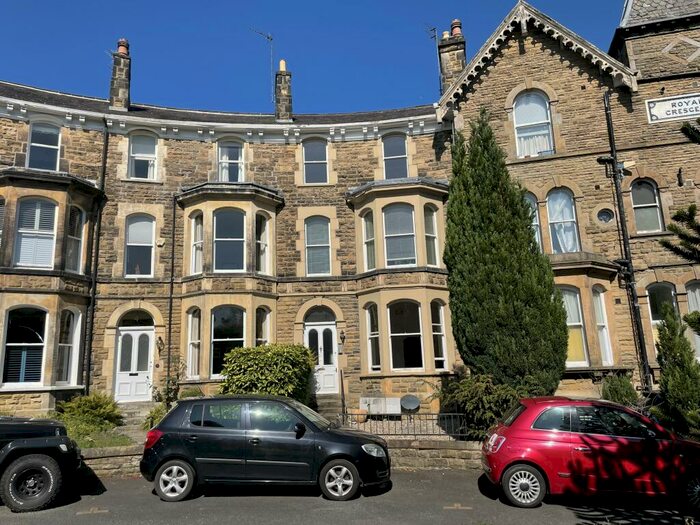 1 Bedroom Apartment To Rent In Royal Crescent, Harrogate, HG2