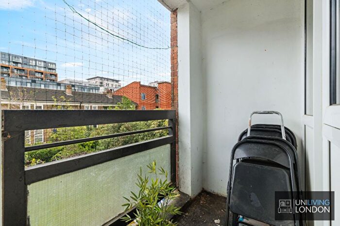 4 Bedroom Maisonette To Rent In Glaucus Street, Bow, E3