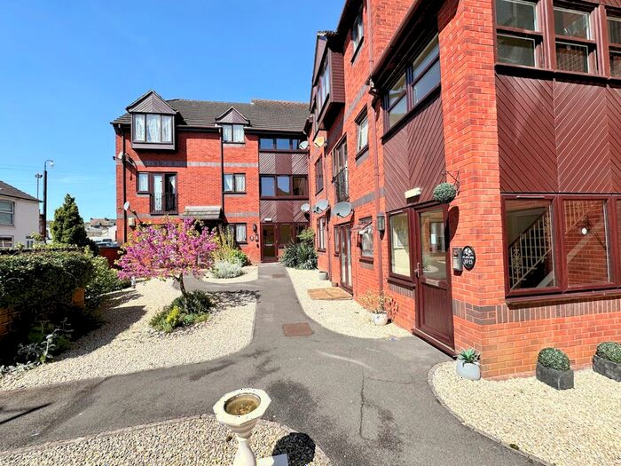 1 Bedroom Flat To Rent In Birchett Road, Aldershot, GU11