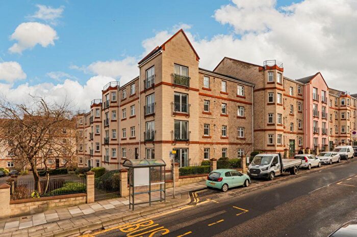 3 Bedroom Flat For Sale In / Sinclair Close, Edinburgh, EH11