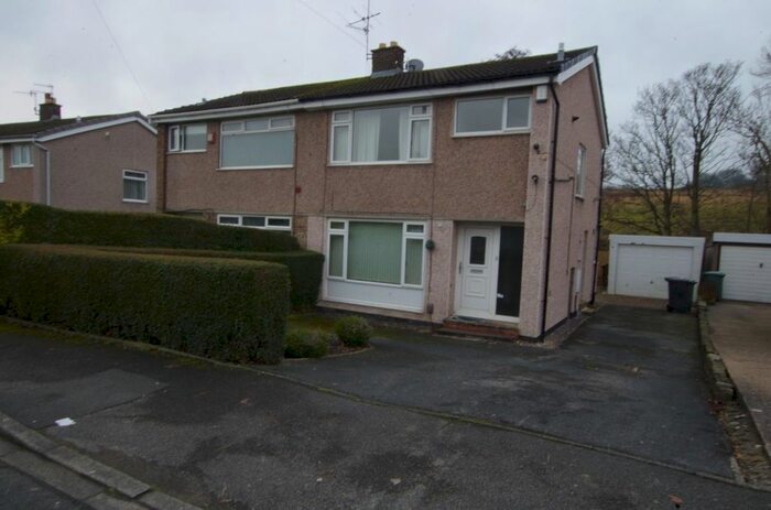 3 Bedroom Semi-Detached House To Rent In Middlebrook Crescent, Bradford BD8