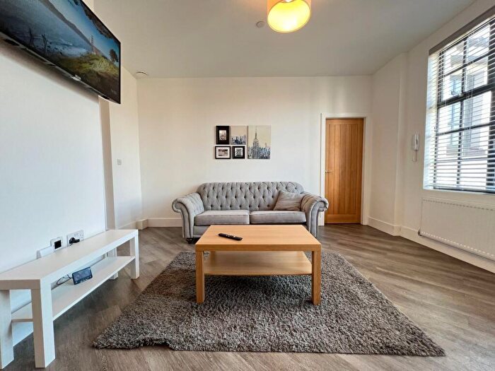 3 Bedroom Apartment To Rent In Flat, Canning Chambers, Canning Circus, Nottingham, NG7