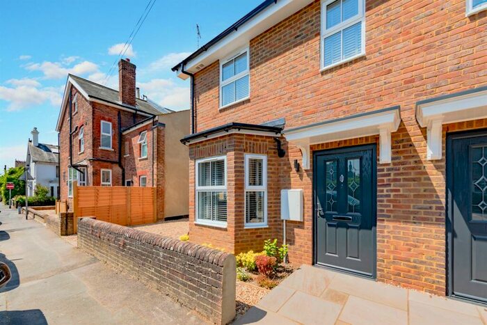 4 Bedroom Semi-Detached House To Rent In Chichester Terrace, Horsham, RH12