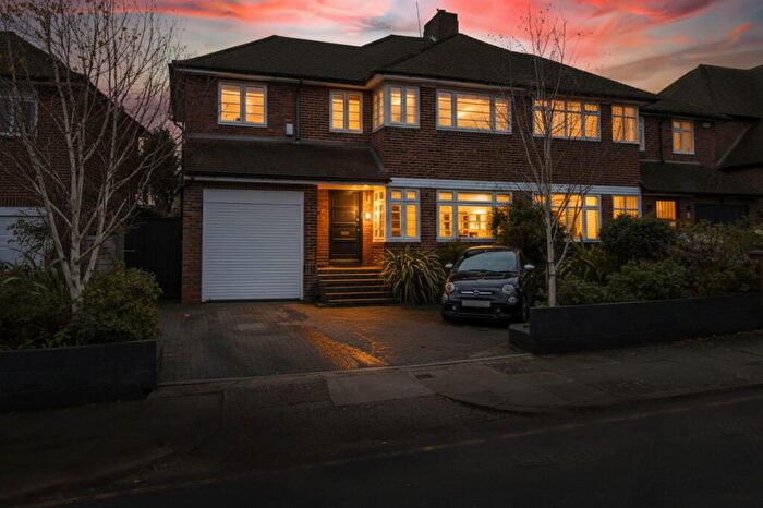 4 Bedroom Semi Detached House For Sale In South Lodge Crescent, EN2