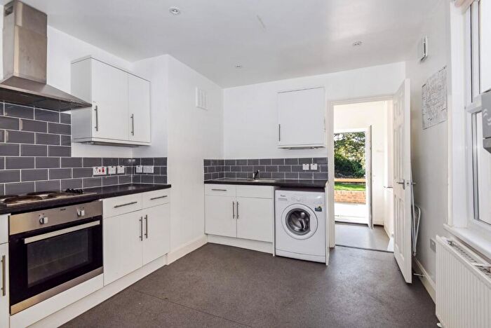 1 Bedroom Flat To Rent In Tresco Road, London, SE15