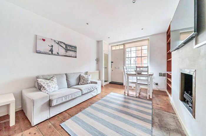 1 Bedroom Flat To Rent In Martlett Court, Covent Garden, London, WC2B