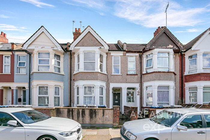 2 Bedroom Maisonette To Rent In Fortunegate Road, Harlesden, London, NW10