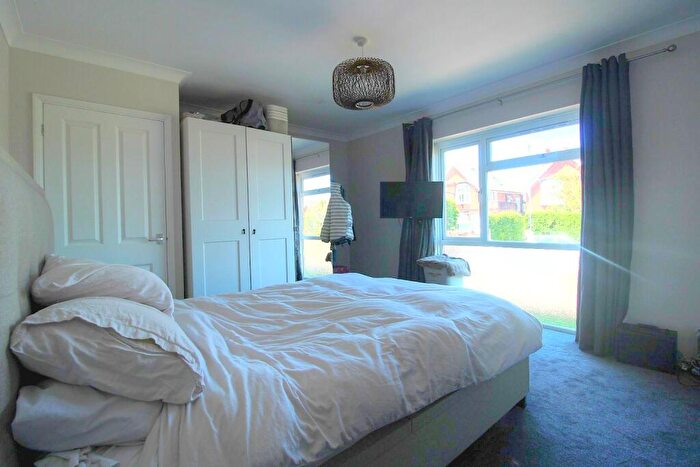 1 Bedroom Flat For Sale In Carew Road, Eastbourne, BN21