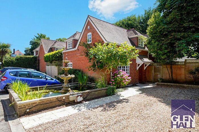 2 Bedroom Semi Detached House For Sale In Cannon Hill, London, N14