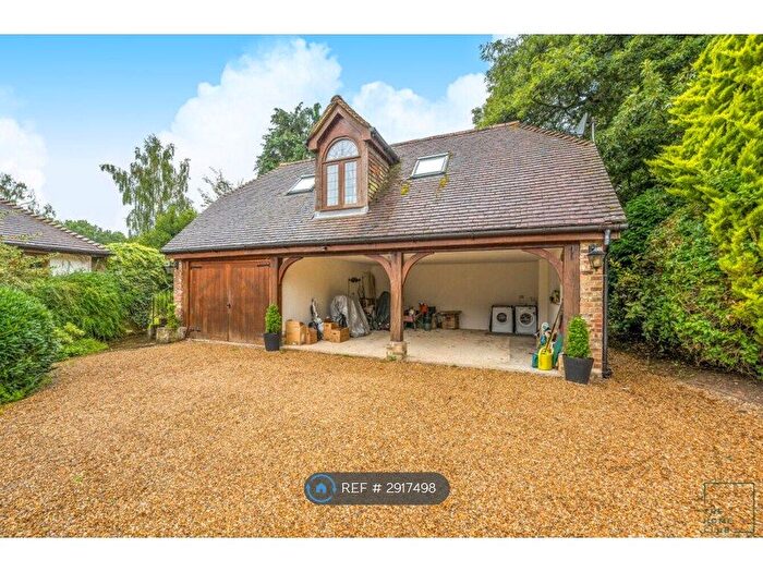 Studio To Rent In Wonersh Park, Guildford, GU5