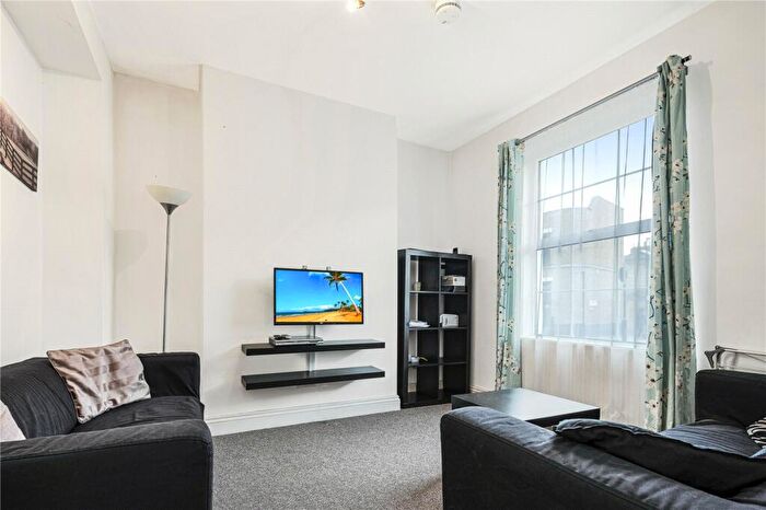 5 Bedroom Terraced House To Rent In Salmon Lane, Limehouse, London, E14