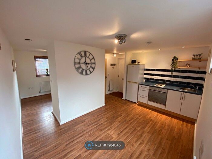 1 Bedroom Flat To Rent In Follager Road, Rugby, CV21